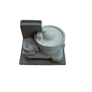 Safari Ltd. Guggenheim Museum Miniature Building Figure World Landmark